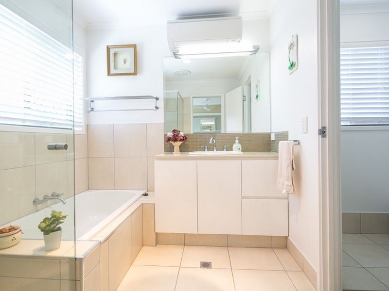 49 Dorsal Drive, Birkdale QLD 4159