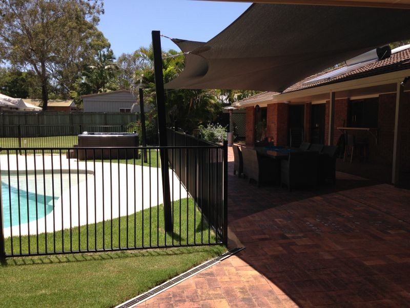 63 Whitehall Avenue, Birkdale QLD 4159