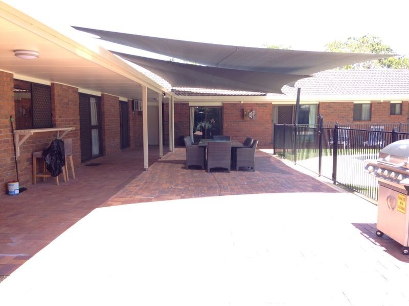 63 Whitehall Avenue, Birkdale QLD 4159