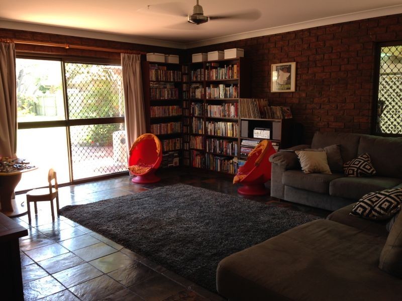 63 Whitehall Avenue, Birkdale QLD 4159