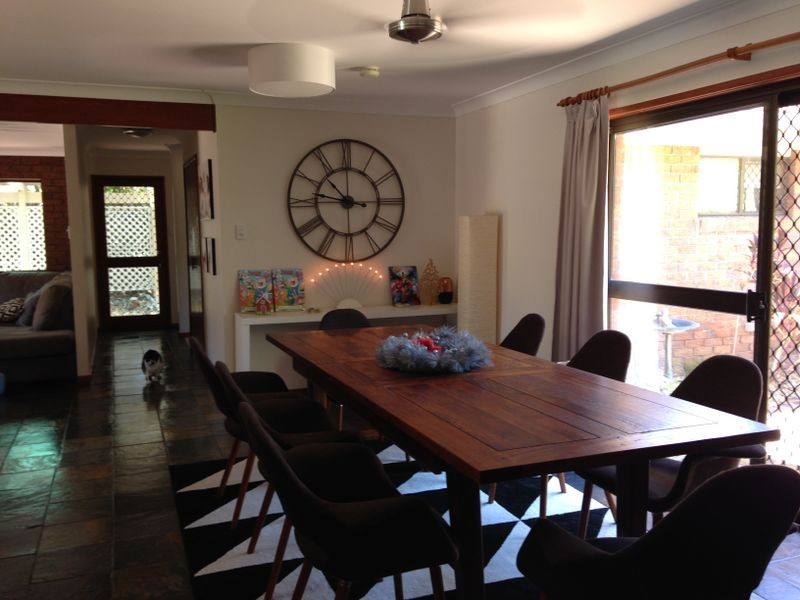 63 Whitehall Avenue, Birkdale QLD 4159