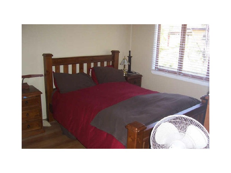 18 Hugh St, Thorneside QLD 4158