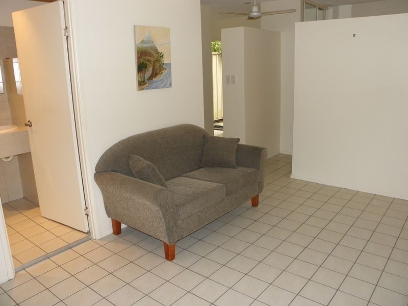 1/1 Rosa Street, Birkdale QLD 4159