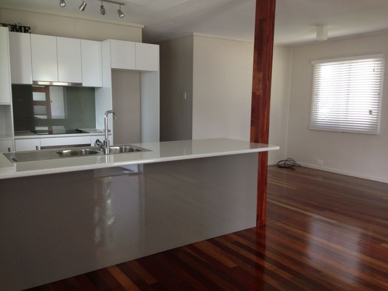 87 Thomas Street, Birkdale QLD 4159