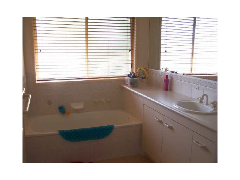 2 Laurance Court, Wellington Point QLD 4160