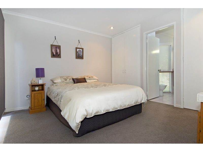 16 Saul Street, Thorneside QLD 4158