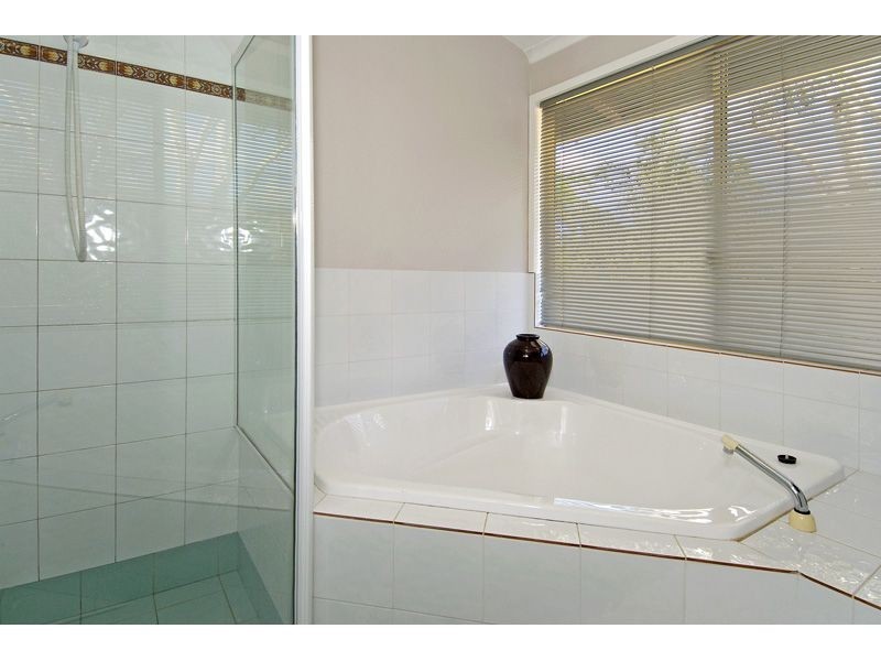 16 Saul Street, Thorneside QLD 4158