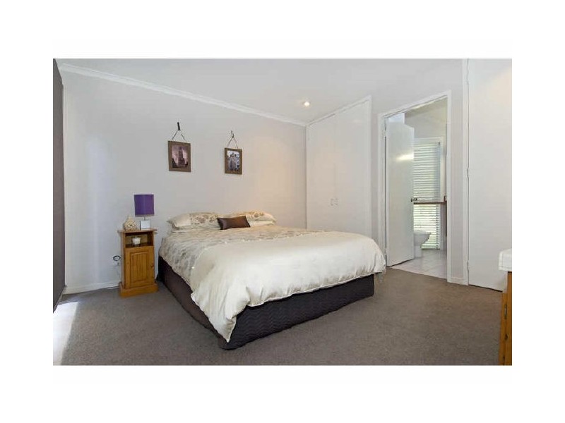16 Saul Street, Thorneside QLD 4158