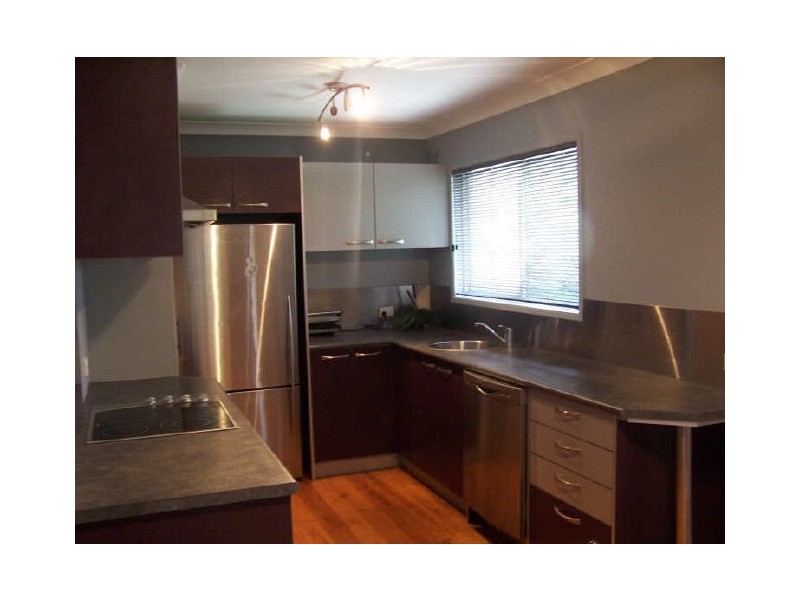 2 Emu St, Birkdale QLD 4159