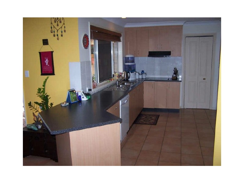 18 Cresthill Street, Birkdale QLD 4159