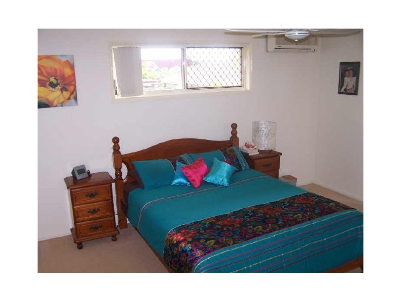 18 Cresthill Street, Birkdale QLD 4159