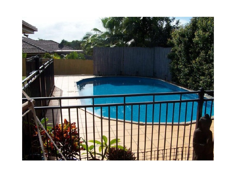 18 Cresthill Street, Birkdale QLD 4159