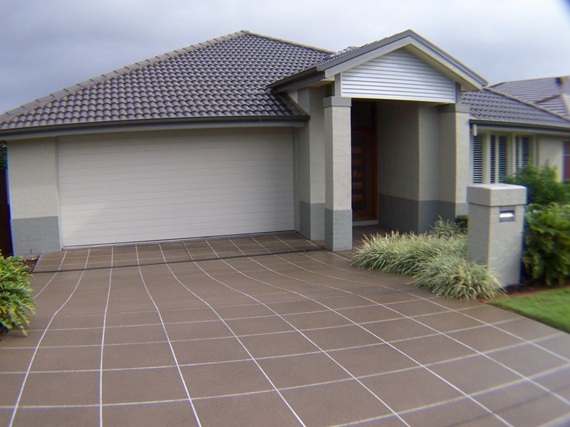 4 Amalia Street, Birkdale QLD 4159