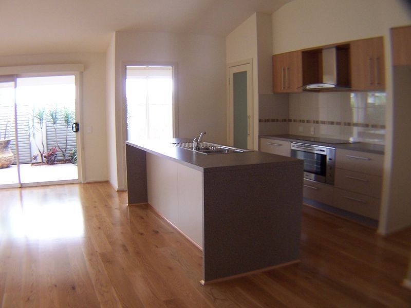 4 Amalia Street, Birkdale QLD 4159