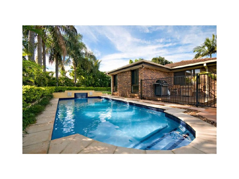 33 Agnes Street, Birkdale QLD 4159