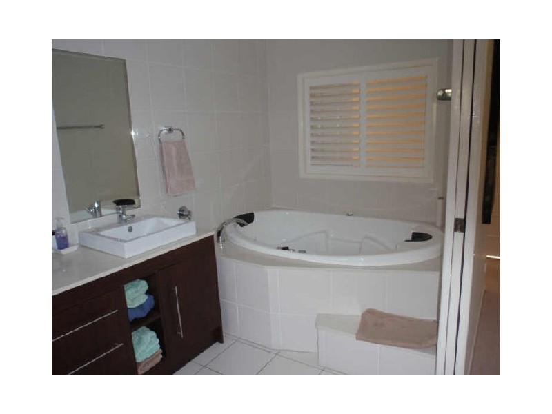 9a Agnes, Birkdale QLD 4159