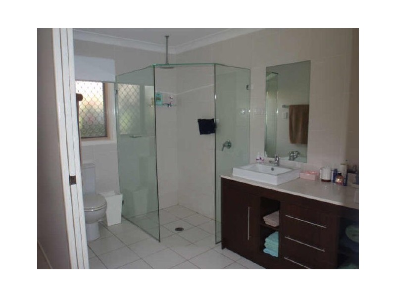 9a Agnes, Birkdale QLD 4159