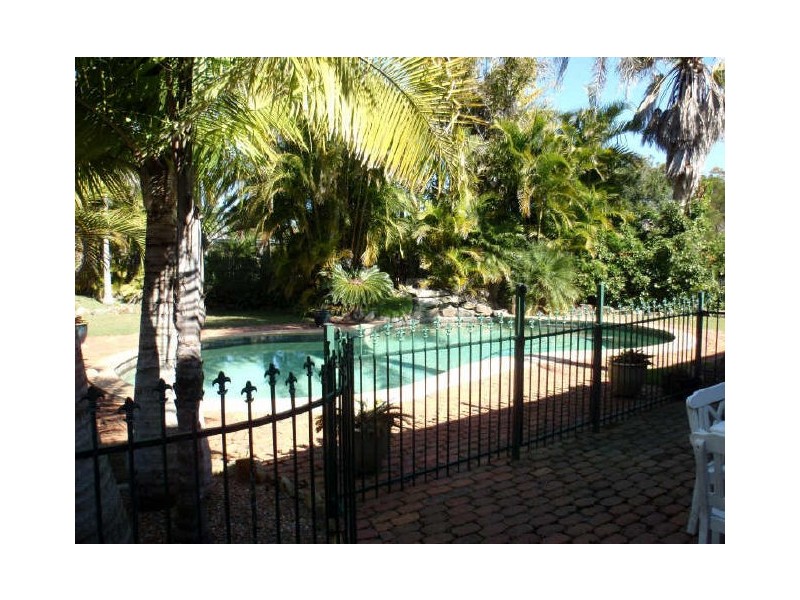 9 Caston Court, Birkdale QLD 4159