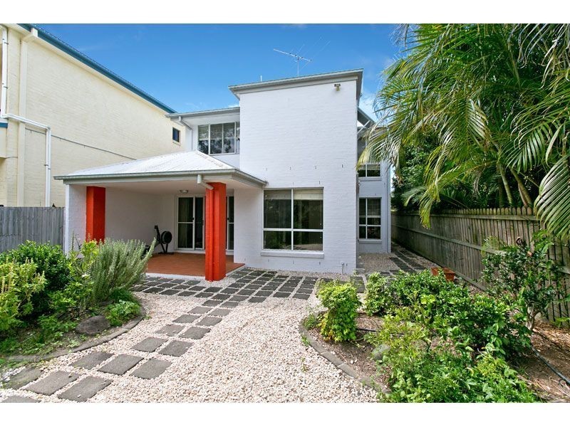 16 Mooroondu Road, Thorneside QLD 4158