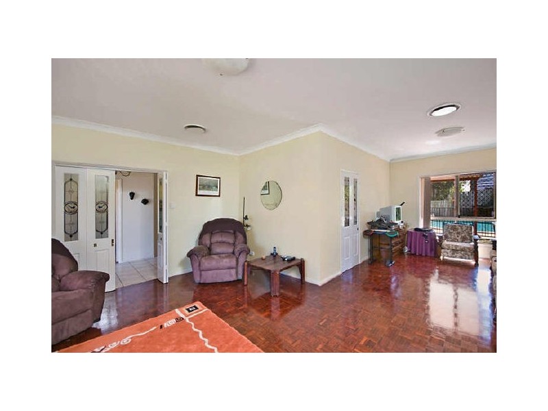 15 Harrogate Tce, Birkdale QLD 4159