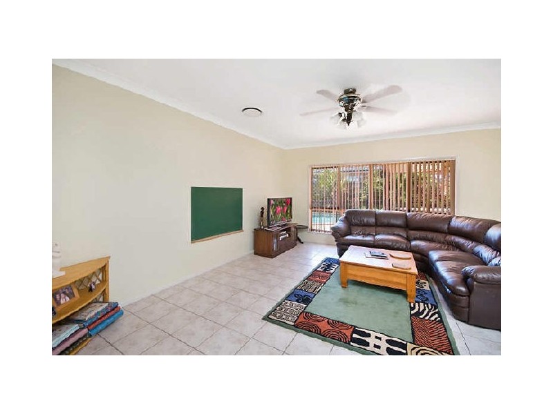 15 Harrogate Tce, Birkdale QLD 4159