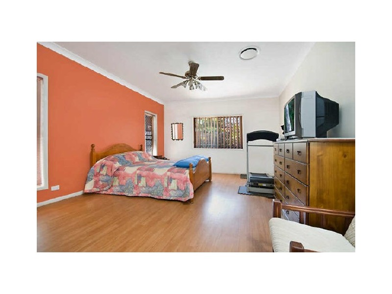 15 Harrogate Tce, Birkdale QLD 4159