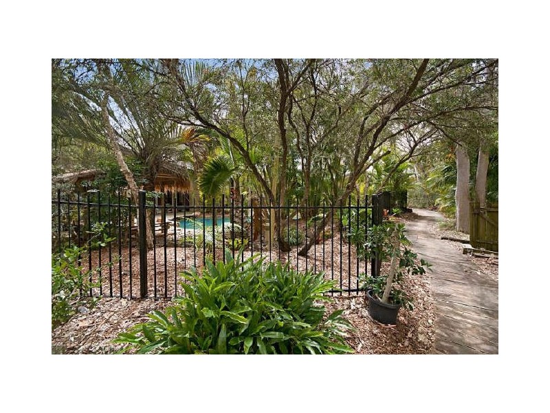 1 Carlton Court, Birkdale QLD 4159