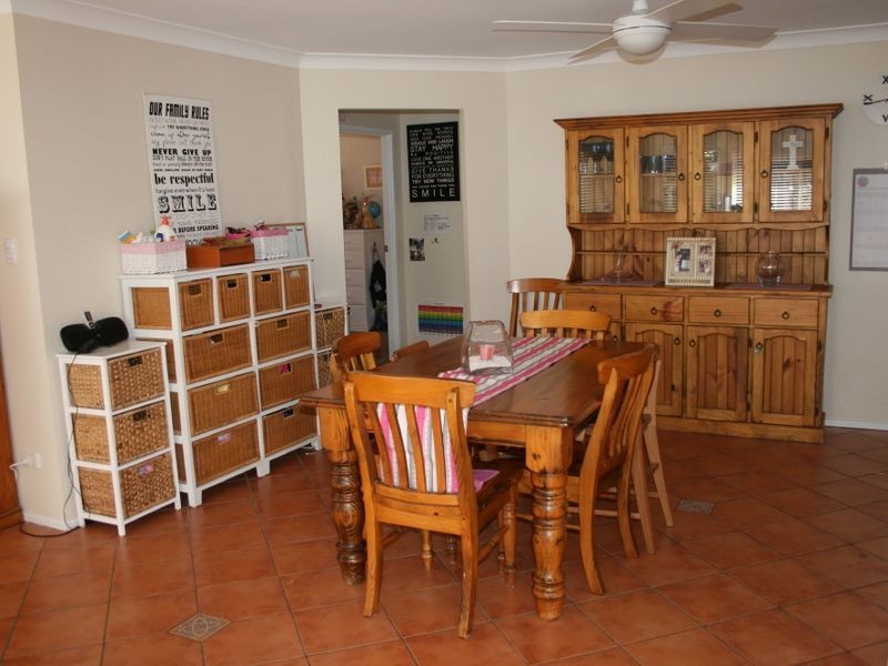 18 Lauren Court, Birkdale QLD 4159