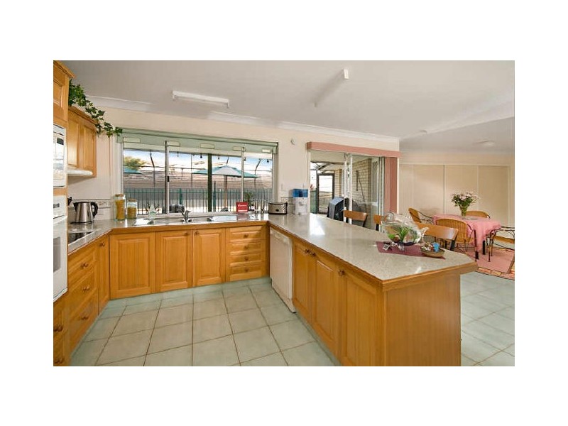 5 Carisbrooke Court, Birkdale QLD 4159