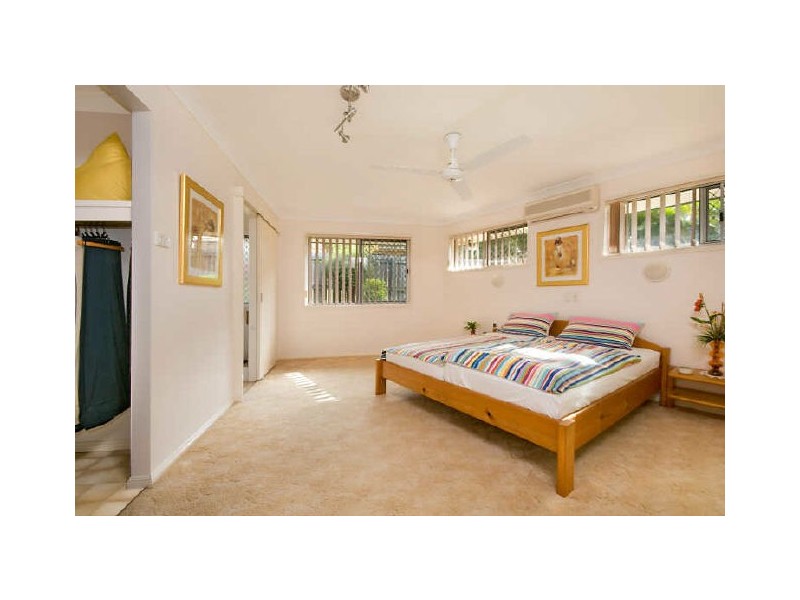 5 Carisbrooke Court, Birkdale QLD 4159