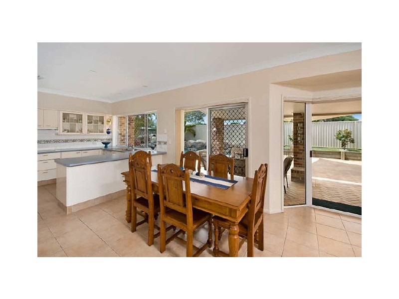 12 John Samuel Place, Ormiston QLD 4160