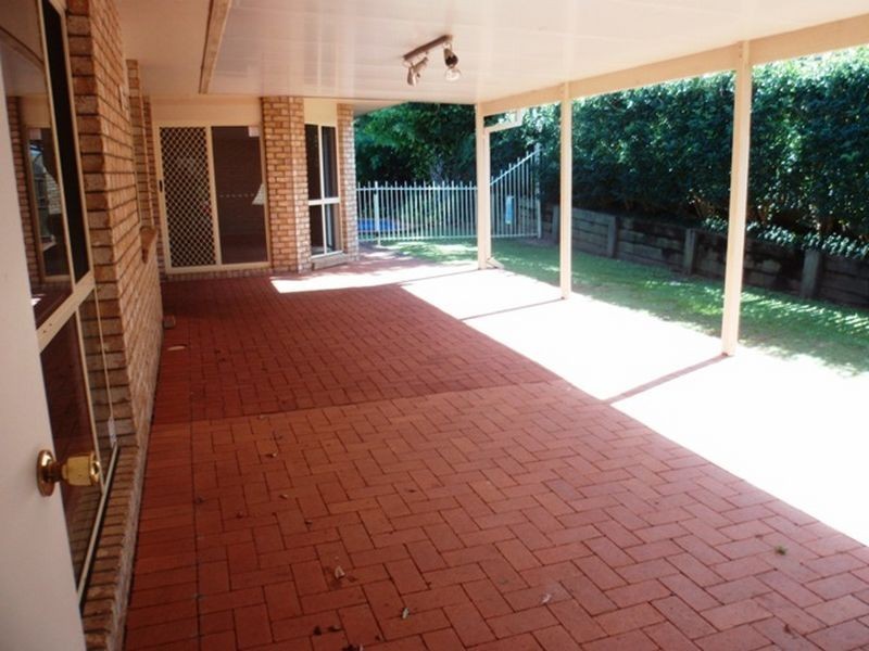 5 Eastcote Lane, Wellington Point QLD 4160