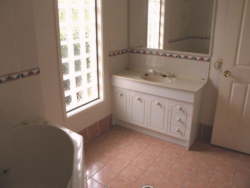 5 Eastcote Lane, Wellington Point QLD 4160