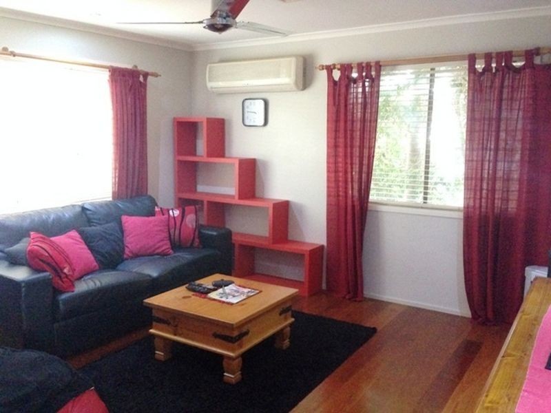 2/10 Moloaa Crescent, Birkdale QLD 4159