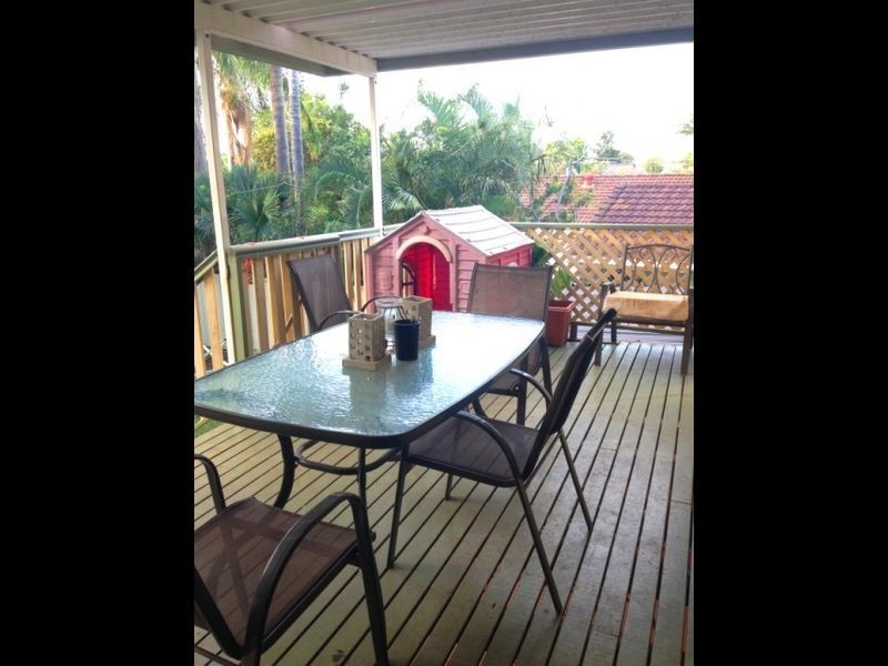 2/10 Moloaa Crescent, Birkdale QLD 4159