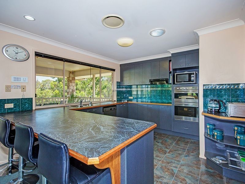 8 Serena Court, Birkdale QLD 4159