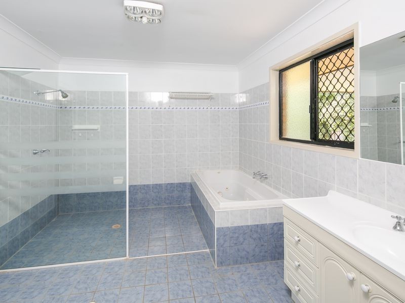 27 Juanita Street, Birkdale QLD 4159