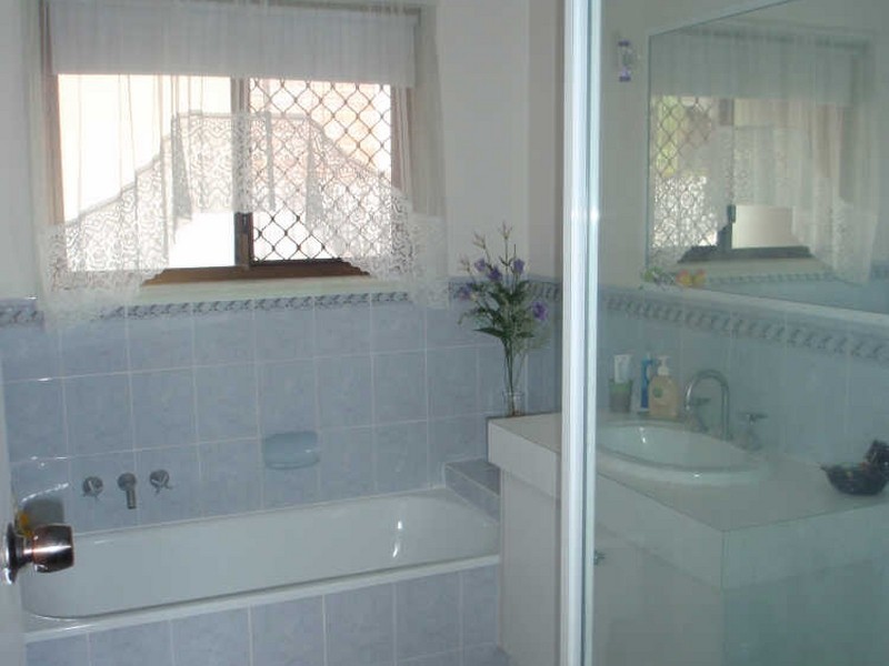 27 Fuchsia Close, Birkdale QLD 4159