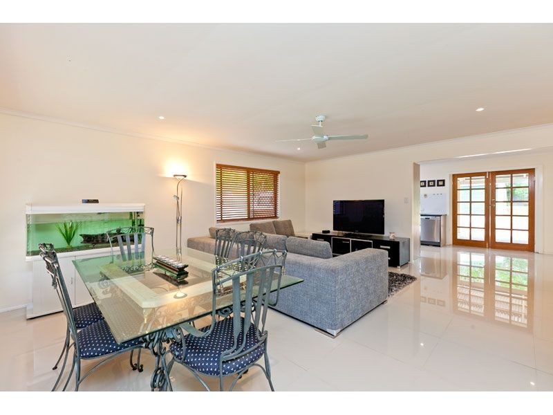 15 Sandpiper Street, Wellington Point QLD 4160