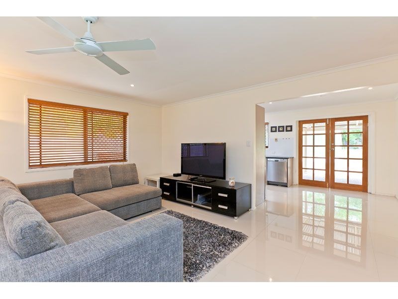 15 Sandpiper Street, Wellington Point QLD 4160