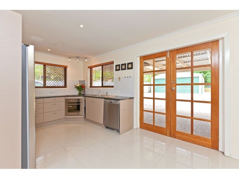 15 Sandpiper Street, Wellington Point QLD 4160