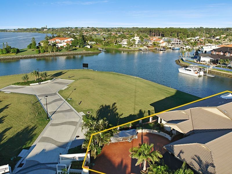 17 Mainsail Street, Birkdale QLD 4159