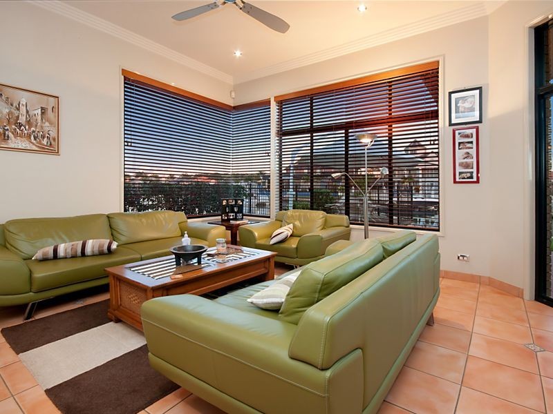 17 Mainsail Street, Birkdale QLD 4159