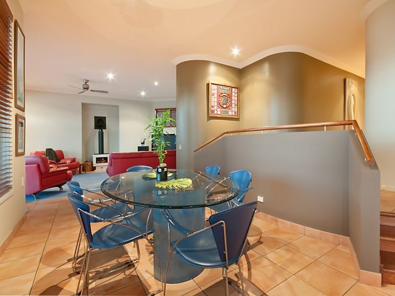 17 Mainsail Street, Birkdale QLD 4159