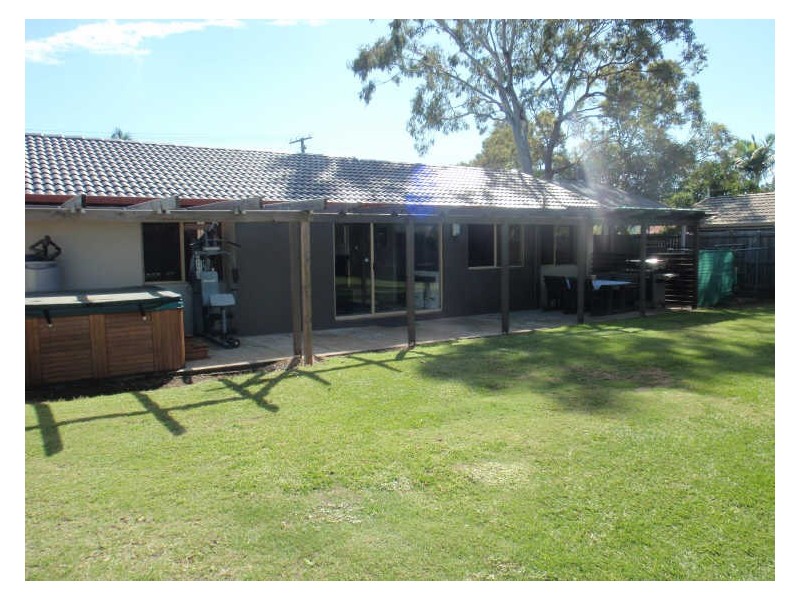 18 Boorana Street, Thorneside QLD 4158