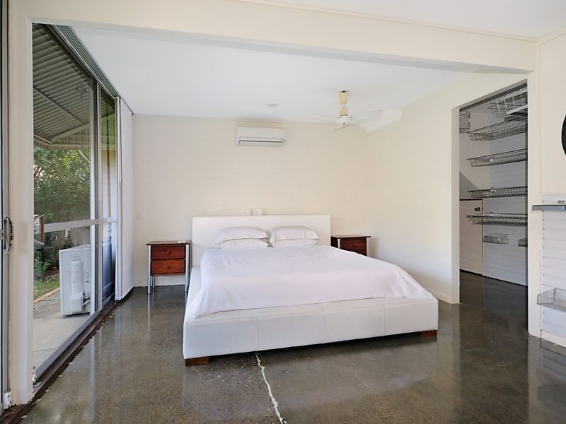 30 Russell Ave, Norman Park QLD 4170