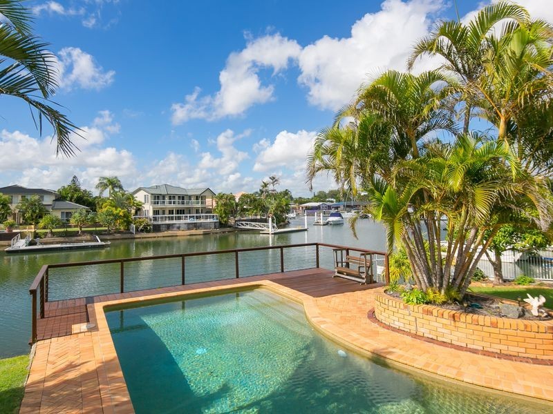 8 Mainsail Street, Birkdale QLD 4159