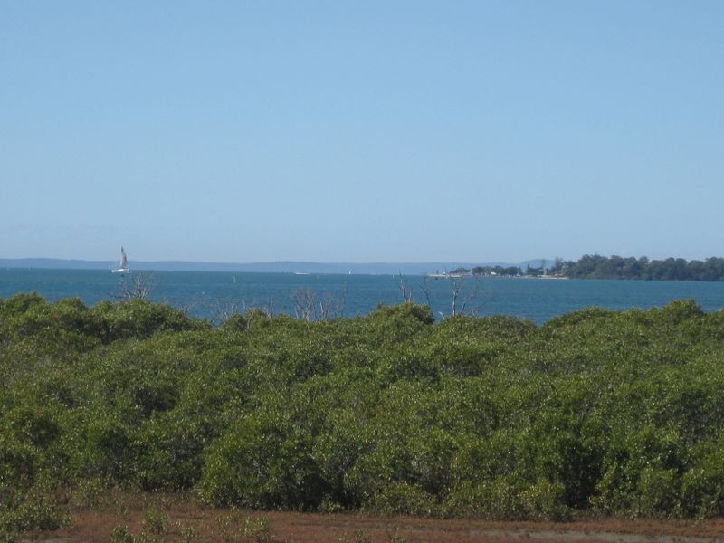 755 Esplanade, Lota QLD 4179