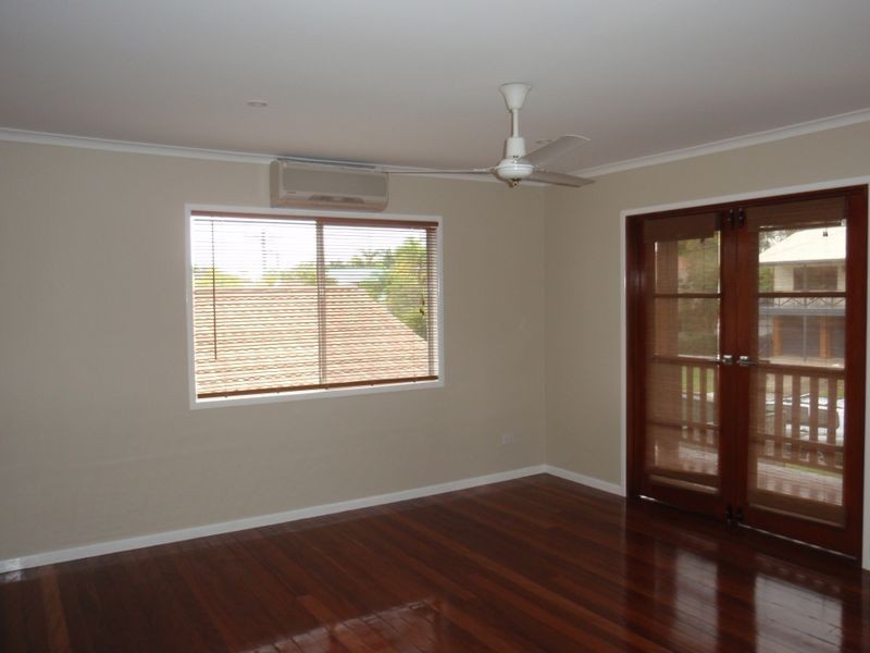 12 Moana Cr, Birkdale QLD 4159