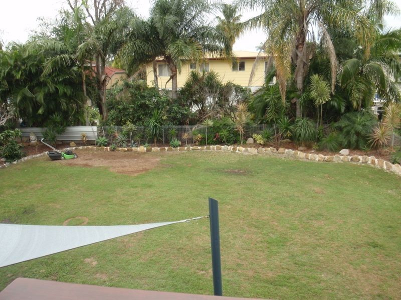 12 Moana Cr, Birkdale QLD 4159